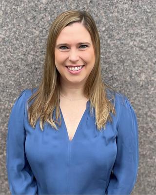 Jennifer Gustafson Headshot